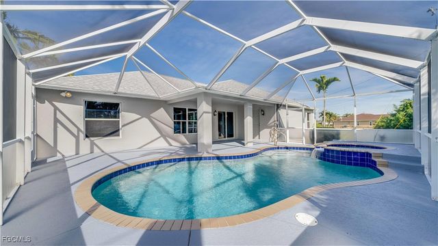 2548 Gleason PKWY, Cape Coral, FL 33914