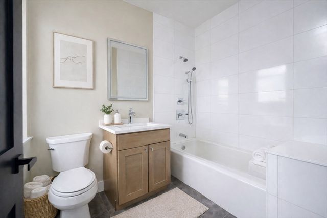 21 Tanglewood Road 4, Boston, MA 02124