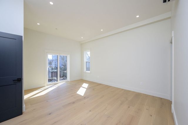 21 Tanglewood Road 4, Boston, MA 02124