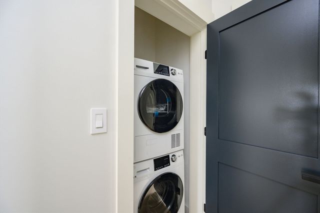 21 Tanglewood Road 4, Boston, MA 02124