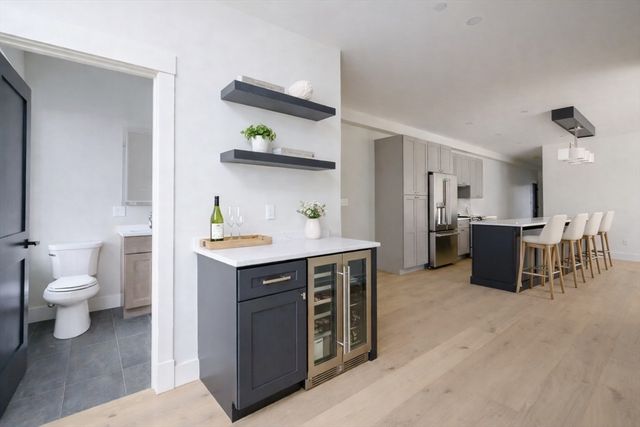 21 Tanglewood Road 4, Boston, MA 02124