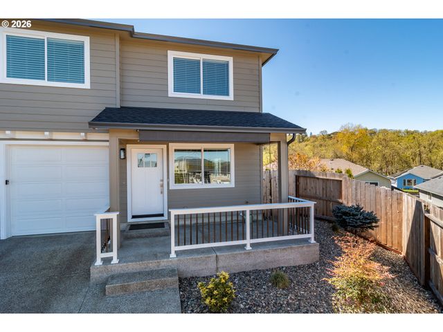 1542 W THYME Dr, Roseburg, OR 97471