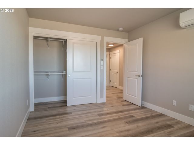 1542 W THYME Dr, Roseburg, OR 97471