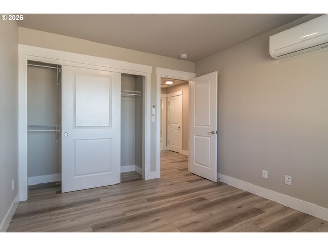 1542 W THYME Dr, Roseburg, OR 97471