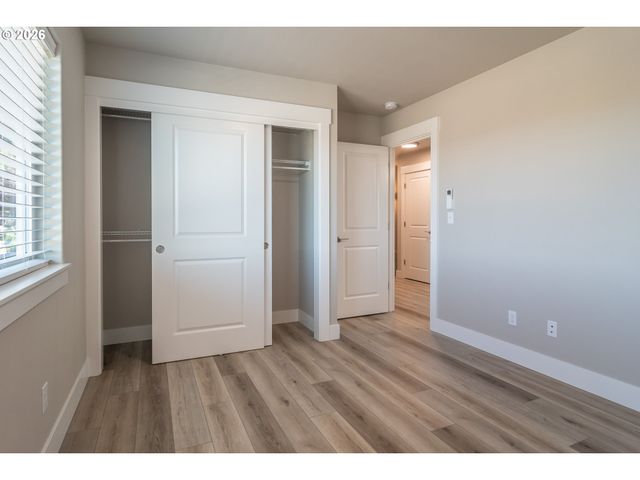 1542 W THYME Dr, Roseburg, OR 97471