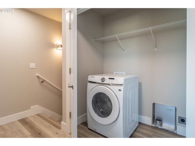 1542 W THYME Dr, Roseburg, OR 97471