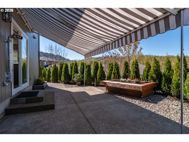 1542 W THYME Dr, Roseburg, OR 97471