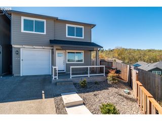 1542 W THYME Dr, Roseburg, OR 97471
