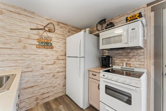 119 Kings Cove Lane, Reeds Spring, MO 65737