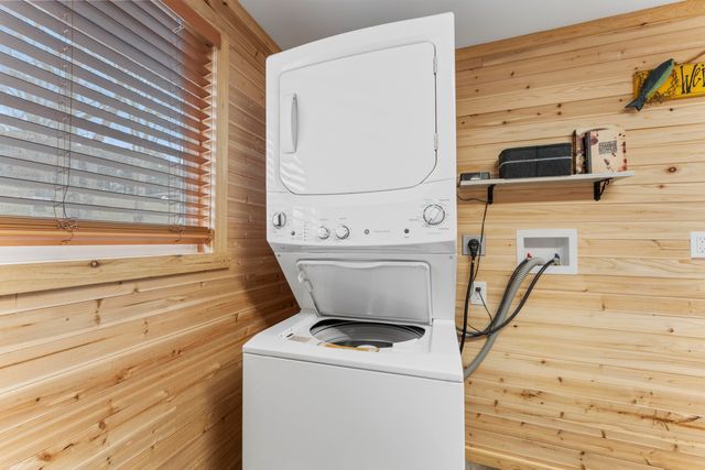 119 Kings Cove Lane, Reeds Spring, MO 65737