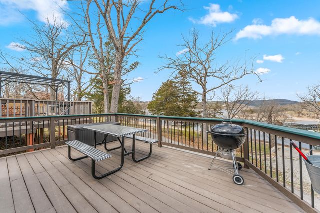 119 Kings Cove Lane, Reeds Spring, MO 65737