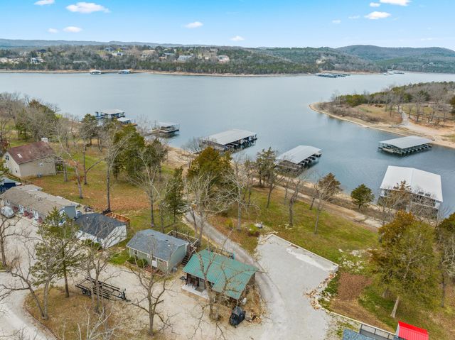 119 Kings Cove Lane, Reeds Spring, MO 65737