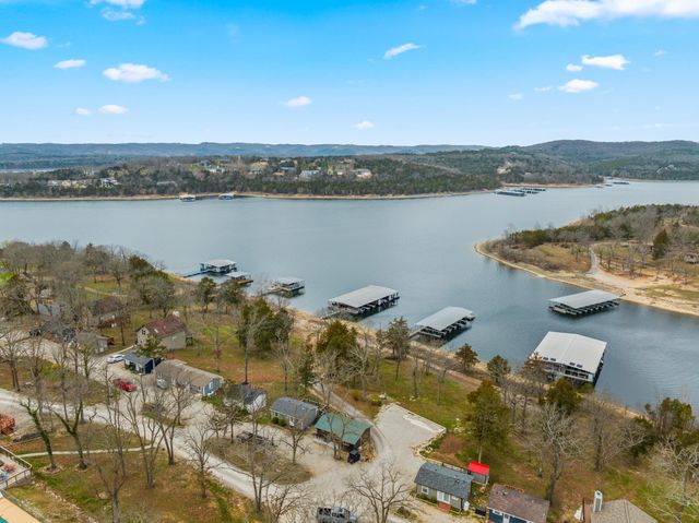119 Kings Cove Lane, Reeds Spring, MO 65737