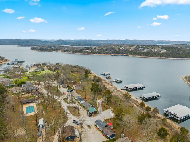 119 Kings Cove Lane, Reeds Spring, MO 65737