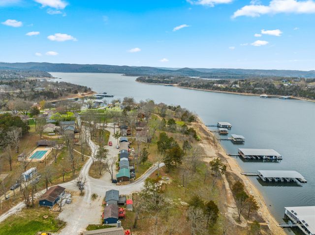 119 Kings Cove Lane, Reeds Spring, MO 65737