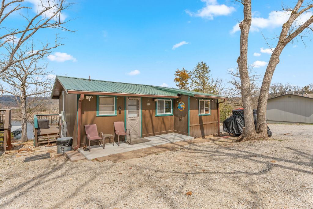 119 Kings Cove Lane, Reeds Spring, MO 65737