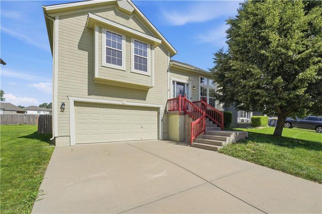 12208 N SHANNON Avenue, Kansas City, MO 64163