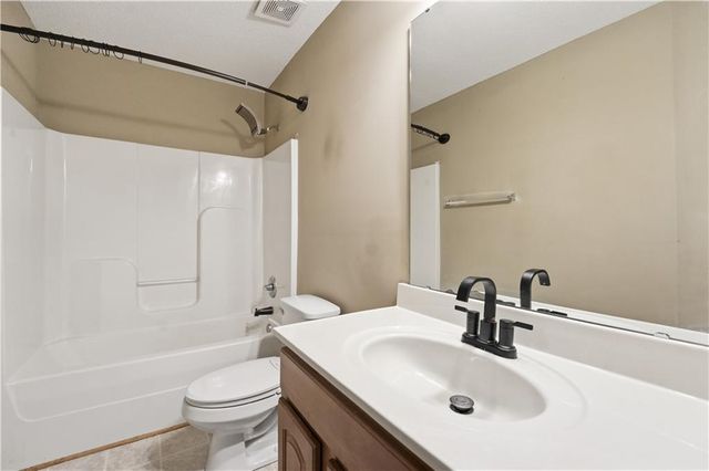 12208 N SHANNON Avenue, Kansas City, MO 64163