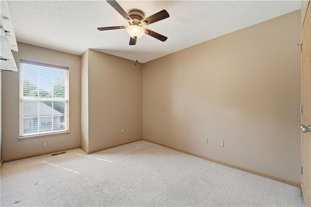 12208 N SHANNON Avenue, Kansas City, MO 64163