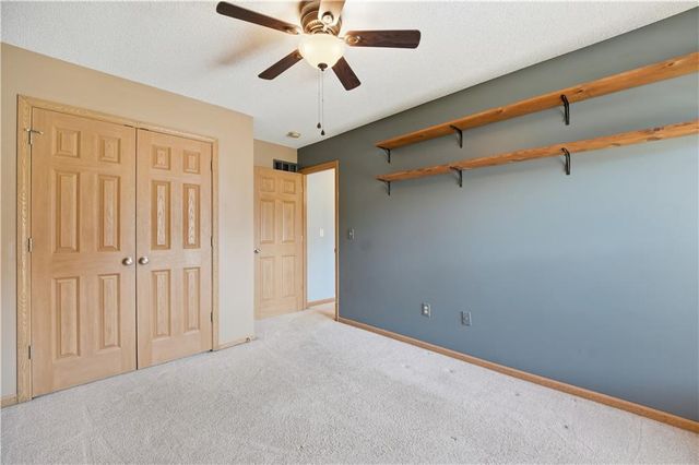 12208 N SHANNON Avenue, Kansas City, MO 64163