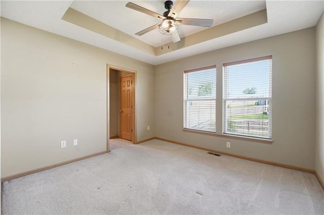 12208 N SHANNON Avenue, Kansas City, MO 64163