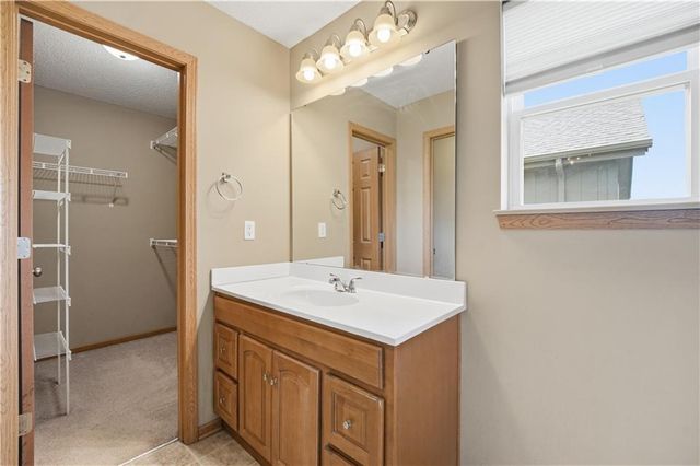 12208 N SHANNON Avenue, Kansas City, MO 64163