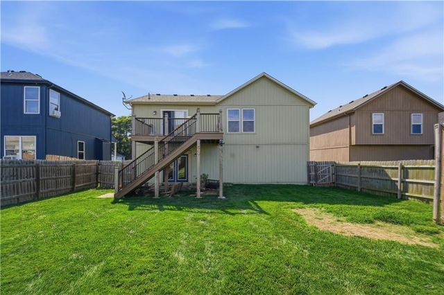 12208 N SHANNON Avenue, Kansas City, MO 64163