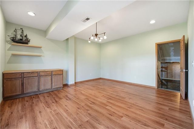 12208 N SHANNON Avenue, Kansas City, MO 64163