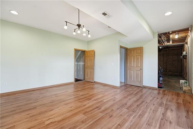 12208 N SHANNON Avenue, Kansas City, MO 64163