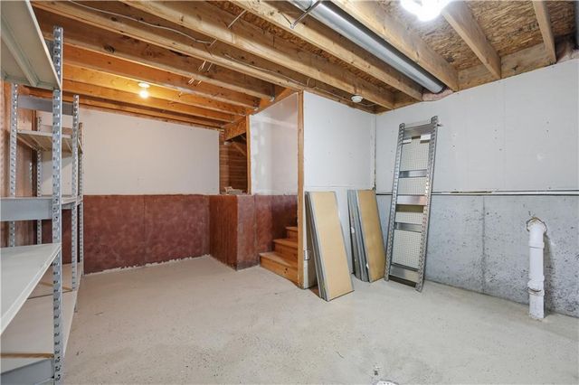 12208 N SHANNON Avenue, Kansas City, MO 64163