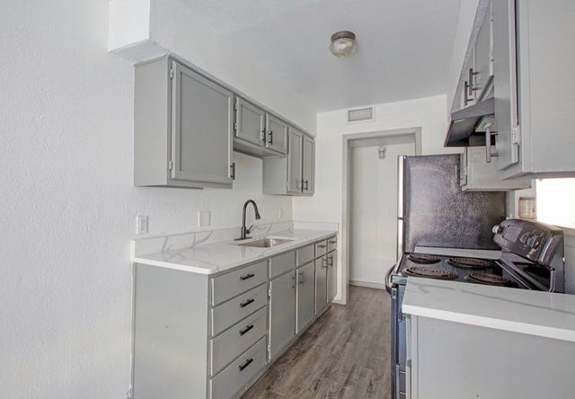 916 Isbell Road D, Fort Worth, TX 76114