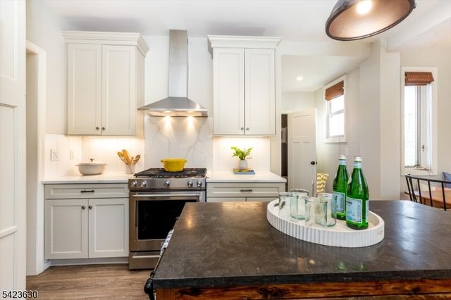 39 Draper Ter, Montclair Twp., NJ 07042