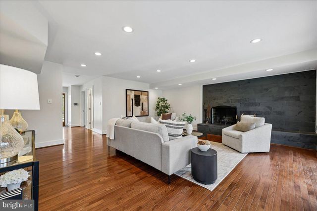 6309 LENOX RD, Bethesda, MD 20817