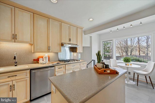 6309 LENOX RD, Bethesda, MD 20817