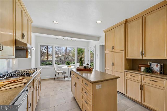 6309 LENOX RD, Bethesda, MD 20817