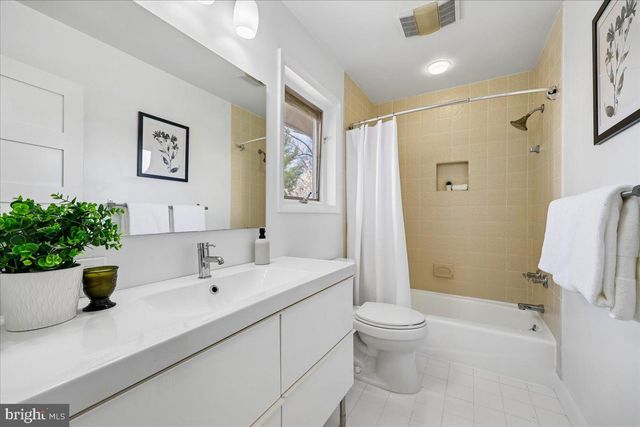 6309 LENOX RD, Bethesda, MD 20817