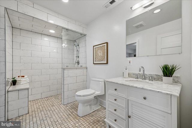 6309 LENOX RD, Bethesda, MD 20817