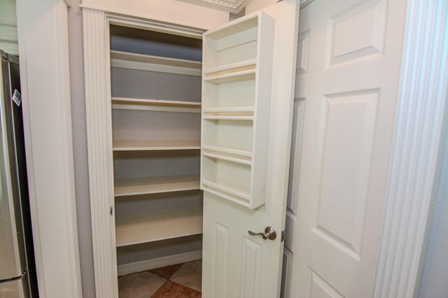 6807 Queensclub Drive, Houston, TX 77069