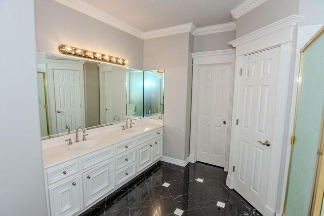 6807 Queensclub Drive, Houston, TX 77069