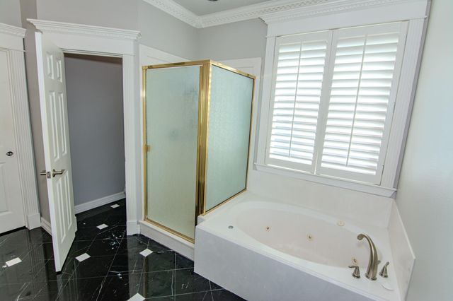 6807 Queensclub Drive, Houston, TX 77069