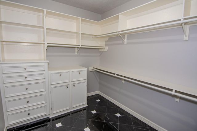 6807 Queensclub Drive, Houston, TX 77069