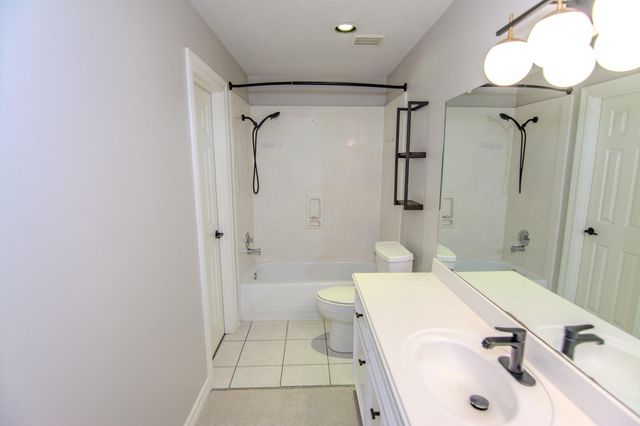 6807 Queensclub Drive, Houston, TX 77069
