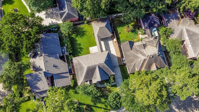 6807 Queensclub Drive, Houston, TX 77069