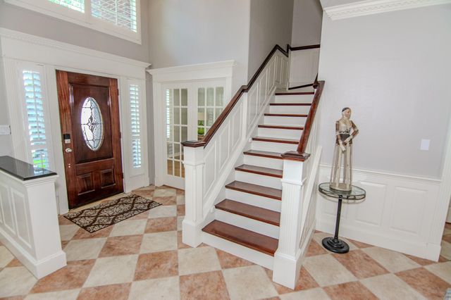 6807 Queensclub Drive, Houston, TX 77069