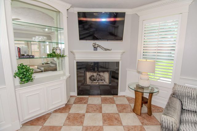 6807 Queensclub Drive, Houston, TX 77069