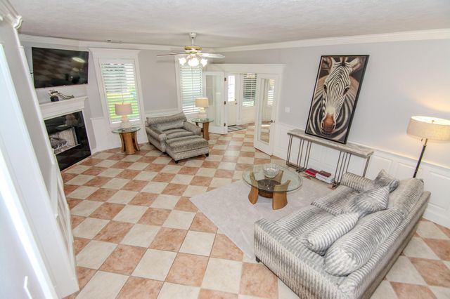 6807 Queensclub Drive, Houston, TX 77069
