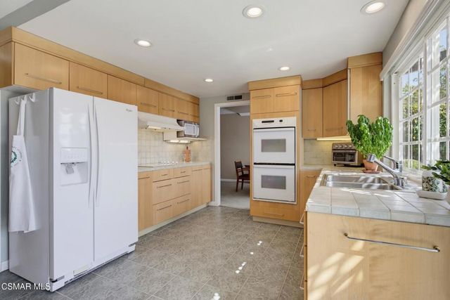 6512 Pinion Street, Oak Park, CA 91377