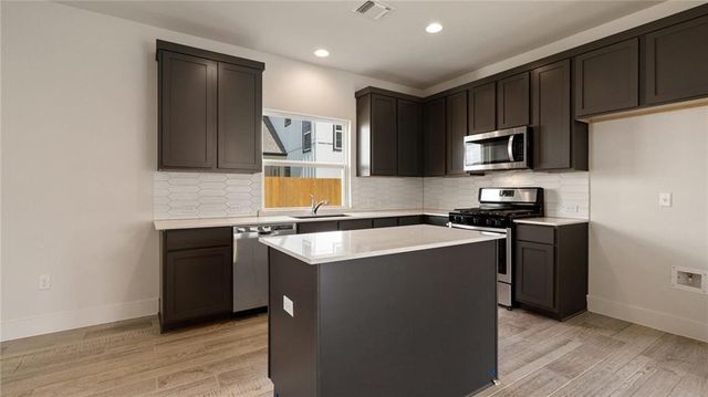 7812 Hillock TER, Austin, TX 78744