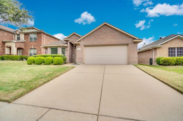 8416 Cactus Flower Drive, Fort Worth, TX 76131