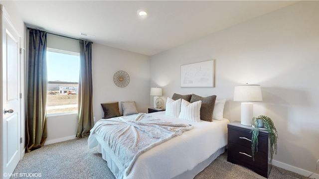 1324 NE Country Meadow Drive, Ankeny, IA 50021